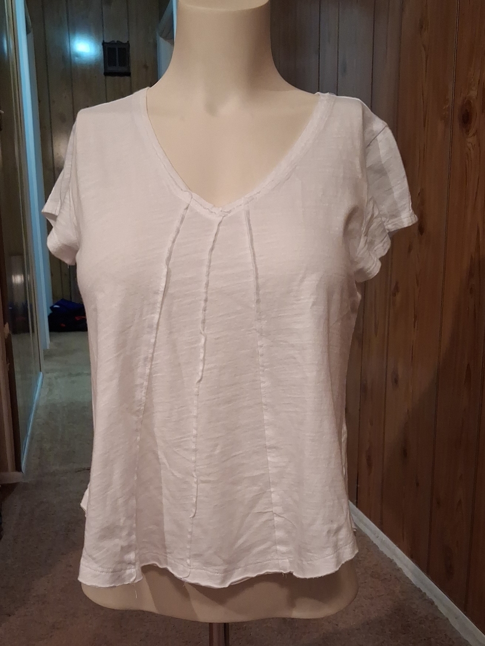 Bordeaux White V-Neck Short Sleeve Tee